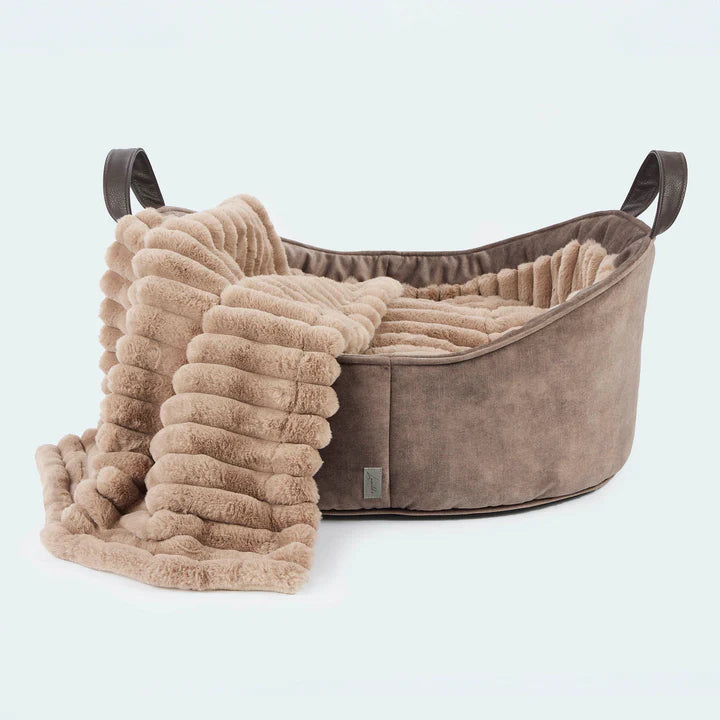 Gemütliche Hundedecke aus Webpelz von der Marke Leopolds.