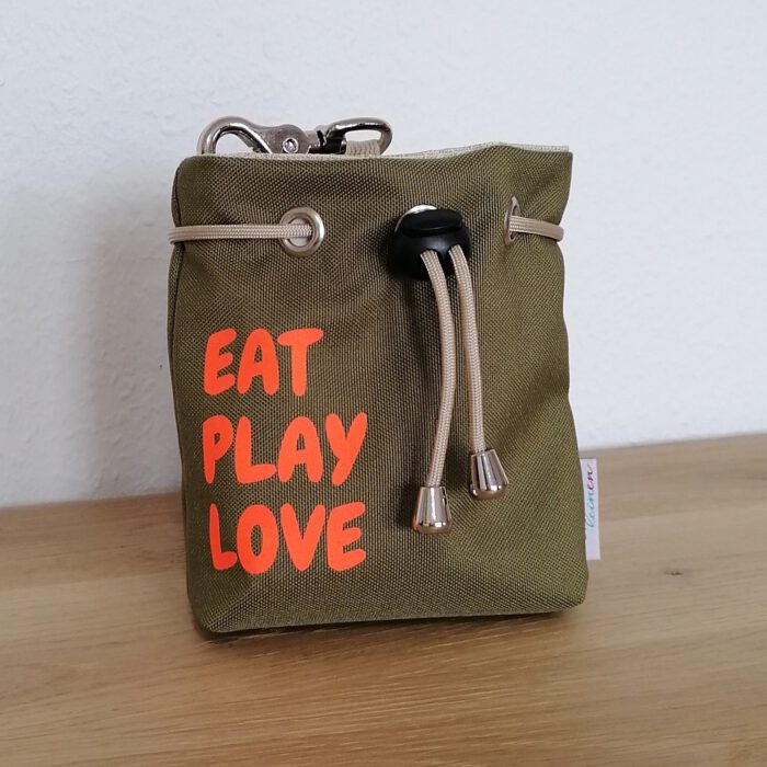 Leckerliebeutel olive EAT PLAY LOVE