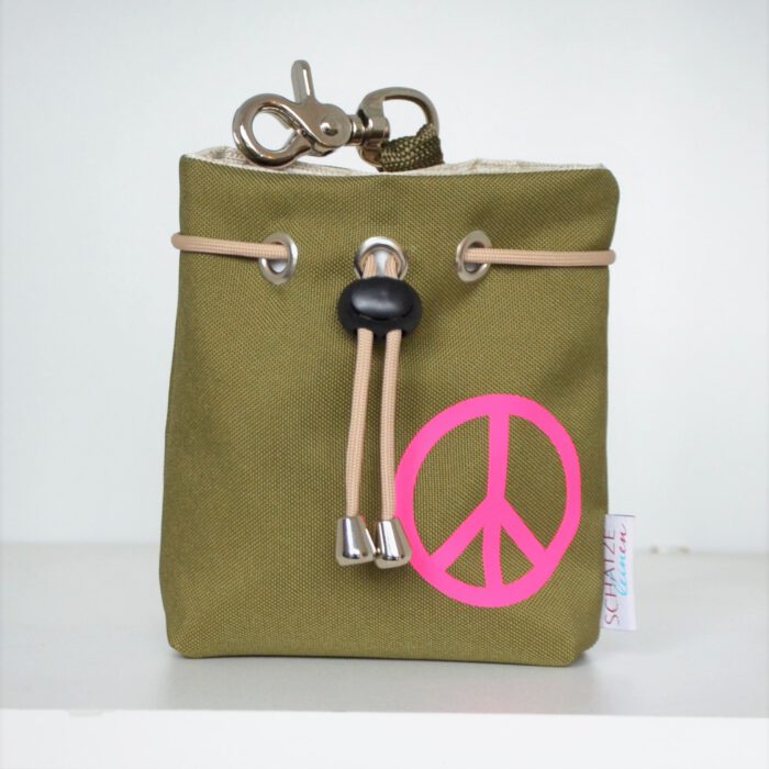 Leckerliebeutel olive Peace weiß & pink & orange