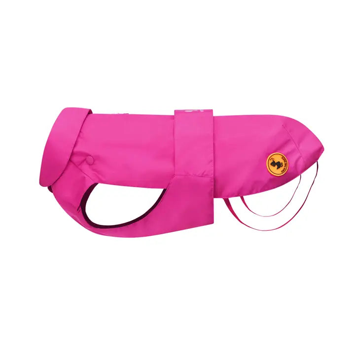 Veganer und Nachhaltig produzierter Hundemantel in der Farbe pink. Kooperation zwischen United Pets und Save the Ducks.