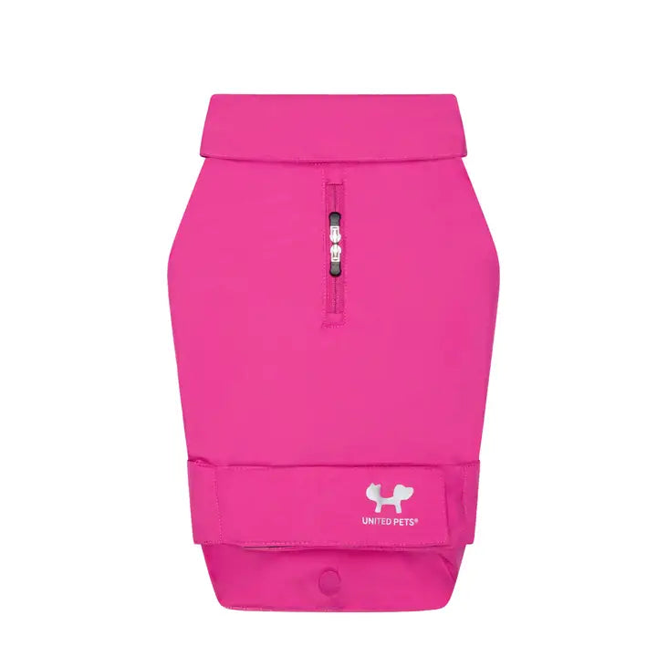 Veganer und Nachhaltig produzierter Hundemantel in der Farbe pink. Kooperation zwischen United Pets und Save the Ducks.