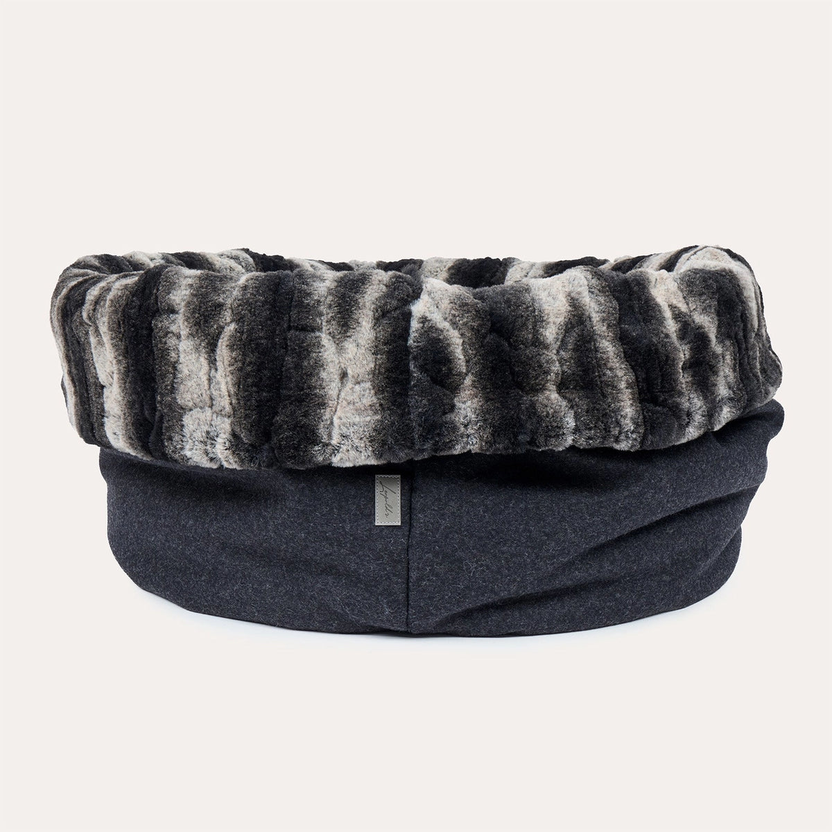 Kuschelsack für Hunde Loden  - ein kleines Versteck für große Kuschelfans