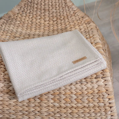 Nachhaltige Hundedecke - aus Wolle - Zickzack Beige