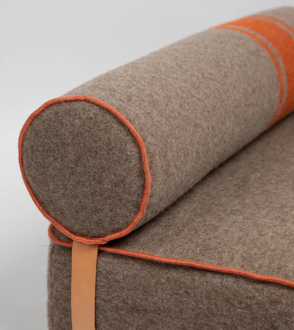 Orthopädisches Hundebett mit Memory-Foam Matratze und recycelter Wolle 