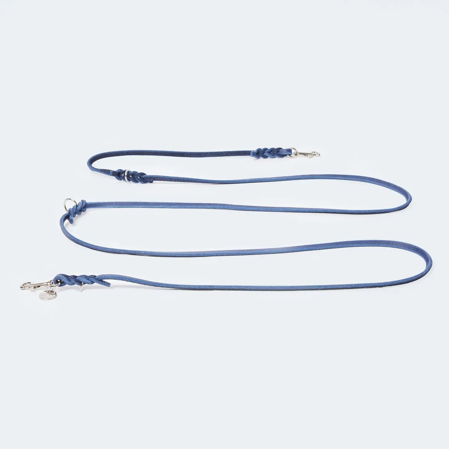 Handgefertigte blaue Führleine aus hochwertigem Fettleder für Hunde. Verstellbar zwischen 1-2 Meter.