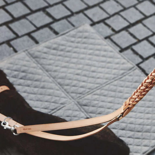 Miacara Designer-Hundeleine Bergamo aus natürlichem Flechtleder. Beschlag aus Edelstahl.