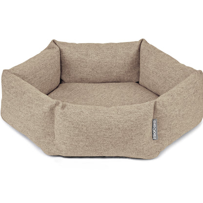 Hexagon geformtes Katzenbett Calma von Miacara in der Farbe Sand