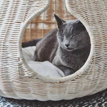 Das Perla Katzenbett in Naturoptik mit stilvollem 360 Grad Schutz. Besonders geeignet für anspruchsvolle und ängstliche Katzen