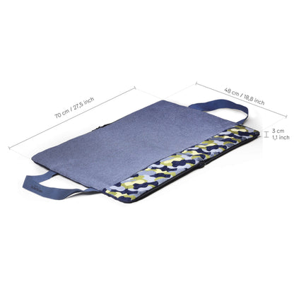 Faltbares Reisekissen Pursie von United Pets in Blau – 70cm lang, 48 cm breit, 200 gramm schwer.